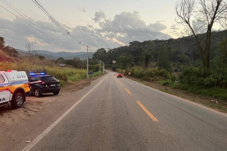 Motorista é preso por embriaguez após manobra causar colisão com moto da Polícia Militar em Itabira