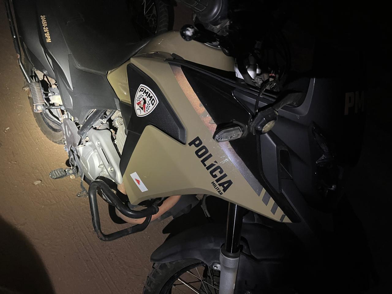 Motorista é preso por embriaguez após manobra causar colisão com moto da Polícia Militar em Itabira