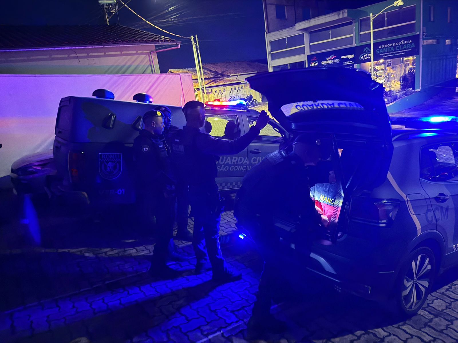 Homem é preso após tentar invadir casas e ameaçar moradores em São Gonçalo do Rio Abaixo