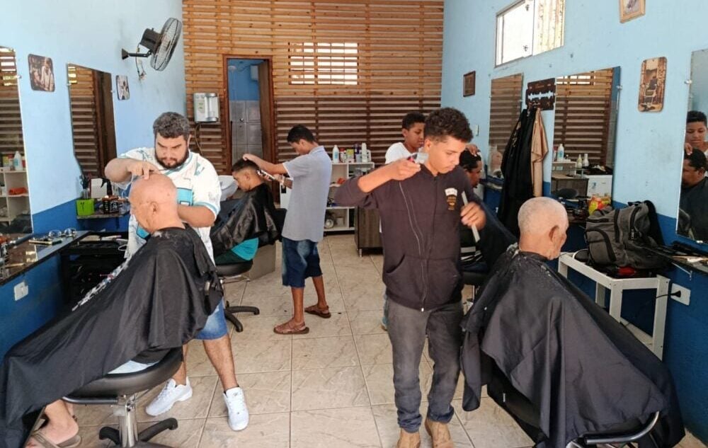 Instituto Cabeça Feita oferece cursos gratuitos capacitação profissional na área da beleza, em Itabira; saiba mais