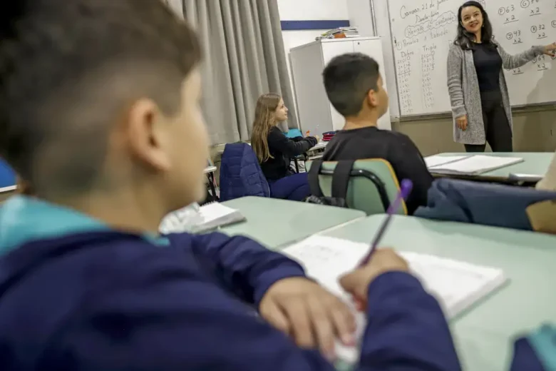 Prefeitura de Itabira abre inscrições para extensão de carga horária de professores da rede municipal
