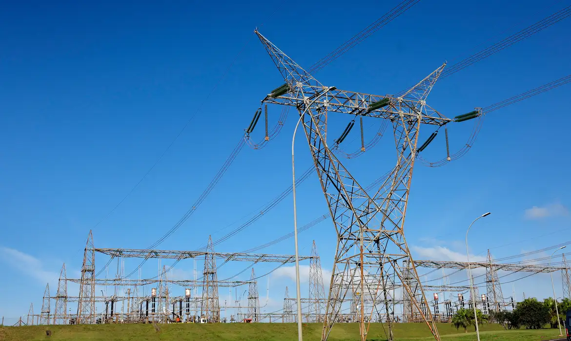 Bandeira tarifária de energia permanecerá amarela em setembro