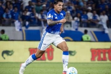 Em busca do G-4, Cruzeiro enfrenta o Athletico-PR na tarde deste domingo em Belo Horizonte