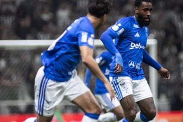 Cruzeiro busca reação no Brasileirão em duelo com o Vitória no estádio do Barradão, em Salvador