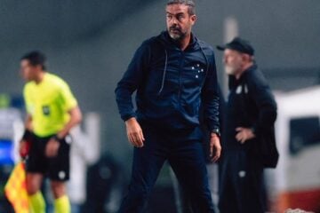 “A responsabilidade é minha”: Artur Jorge assume culpa após derrota do Cruzeiro para o Santos