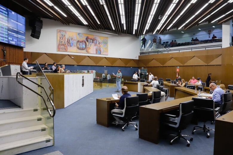 Câmara aprova em segundo turno reajuste de 4,11% para servidores