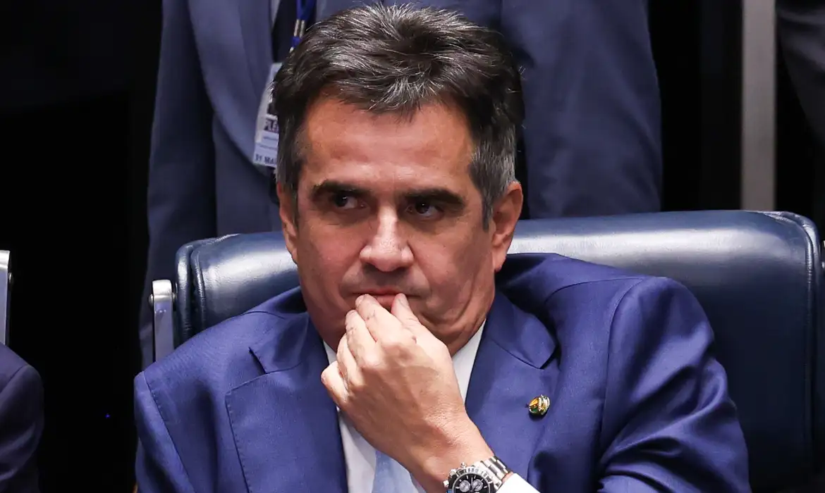 Polícia Federal acha lista com nomes de políticos e valores em churrasqueira de Ciro Nogueira
