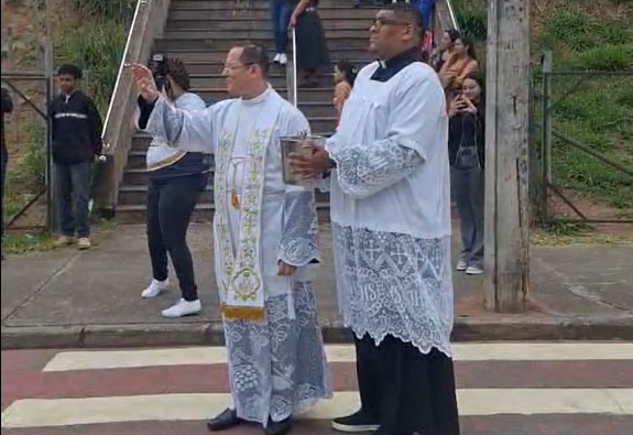 Feira da Providência reúne fiéis, cavaleiros e comunidade no Santuário São Geraldo Majela, em Itabira