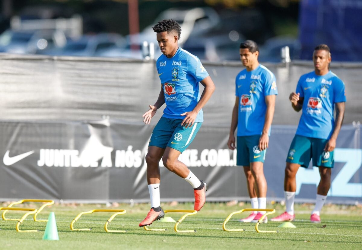 Com duas estreias e Estêvão titular, Brasil enfrenta a Austrália nesta sexta