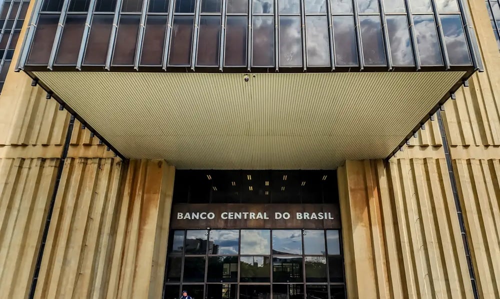 Banco Central reduz juros básicos para 13,75% ao ano