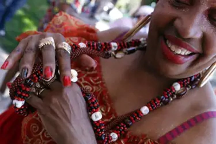 Eleitores de religiões afro se sentem invisíveis em campanha eleitoral