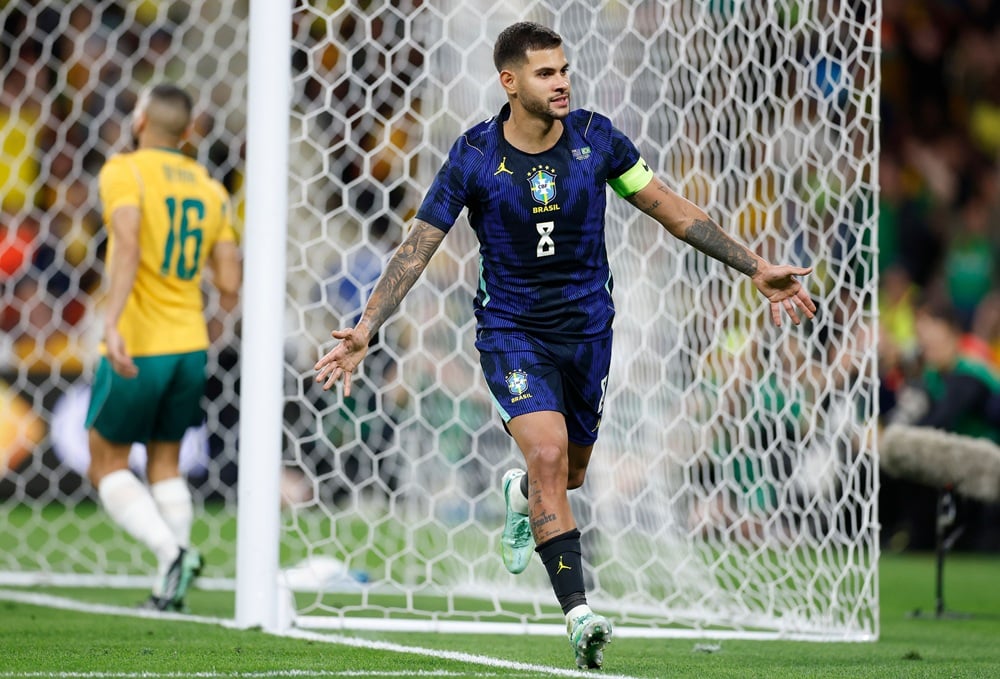 Brasil evolui com novo esquema de Ancelotti e vence a Austrália em jogo de seis gols