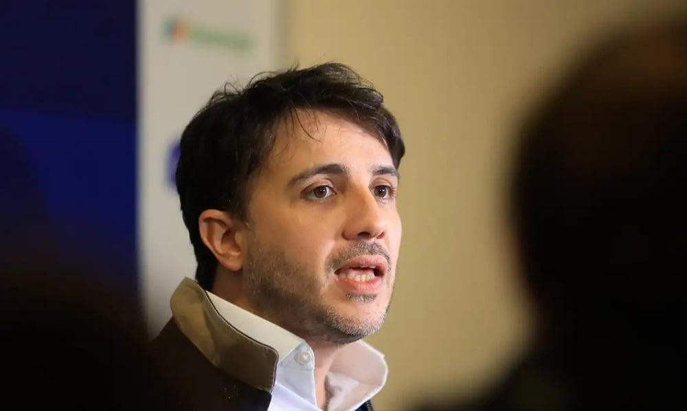 Eleições 2026: Renan Santos propõe cortes na Previdência e alterar pisos da saúde e educação