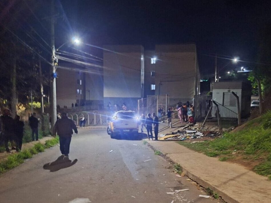 Jovem é assassinado a tiros na porta de casa no bairro Barreiro, em Itabira