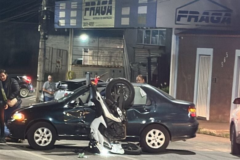 Motociclista fica ferida após colisão com carro no bairro Loanda, em João Monlevade