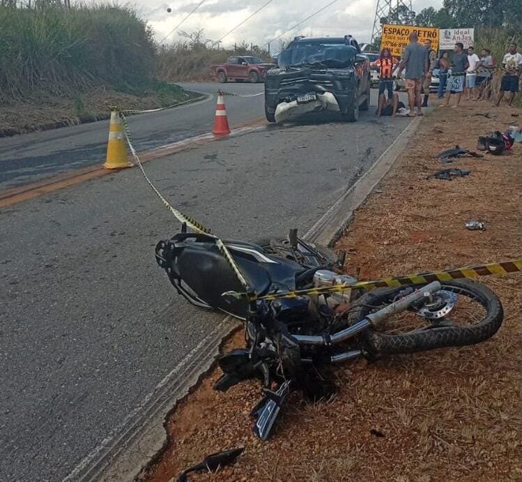 Mulher que estava na garupa de moto morre após grave acidente na LMG-776, em Bom Jesus do Amparo