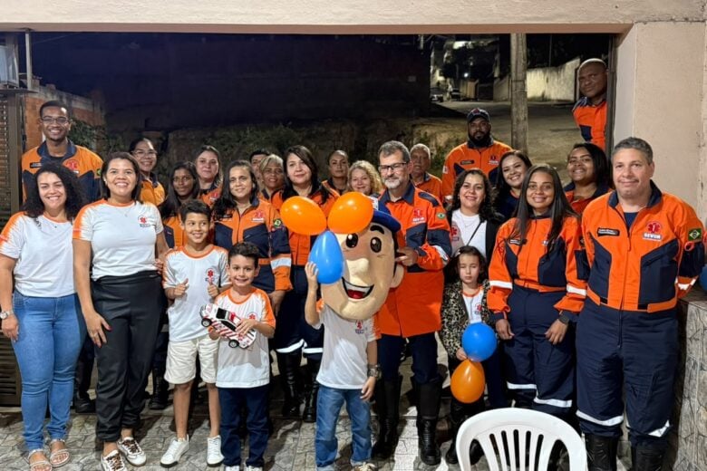 Fã do Sevor, João Miguel comemora 7 anos e ganha surpresa dos socorristas em João Monlevade
