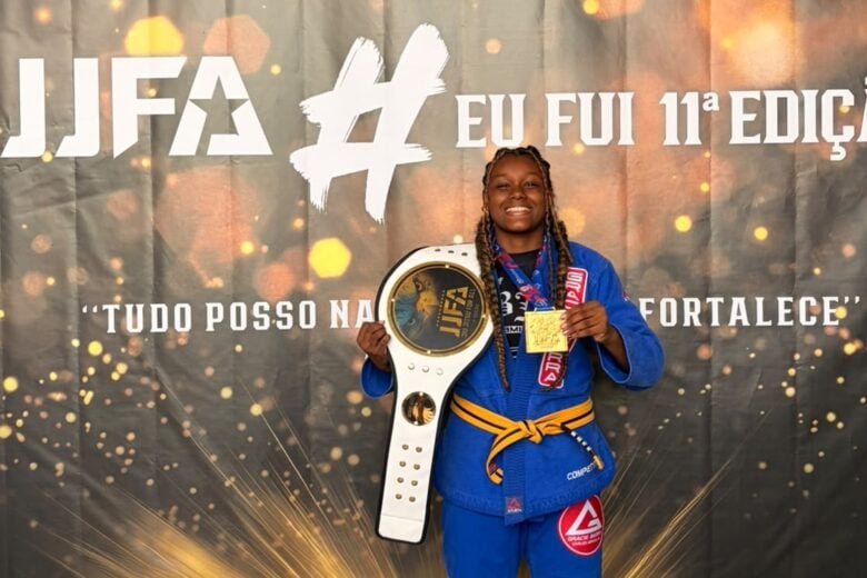 Juju Emiliano vence três lutas e conquista cinturão no JJFA, em BH 