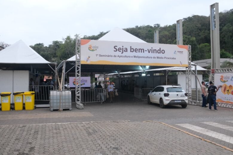 Seminário de apicultura reúne mais de 300 participantes em São Gonçalo do Rio Abaixo