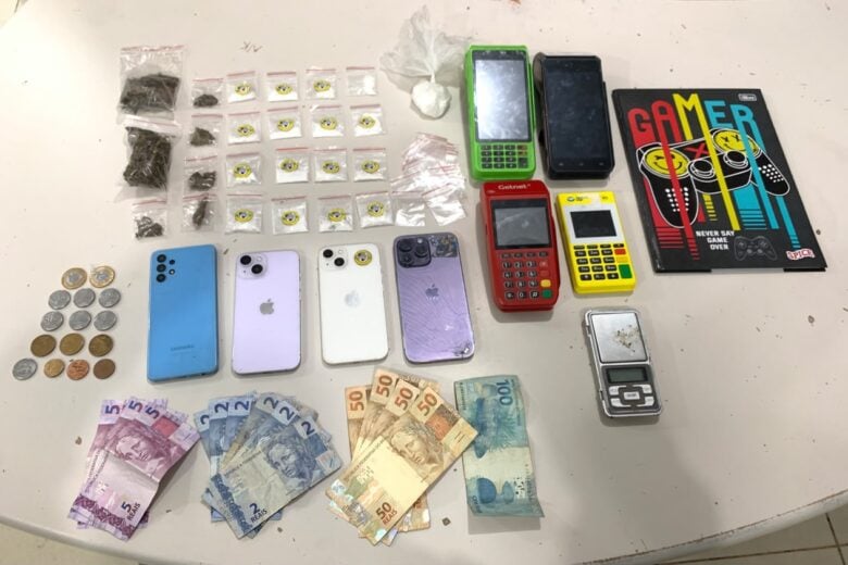 Denúncia anônima leva à prisão de três pessoas por suspeita de tráfico em Itabira