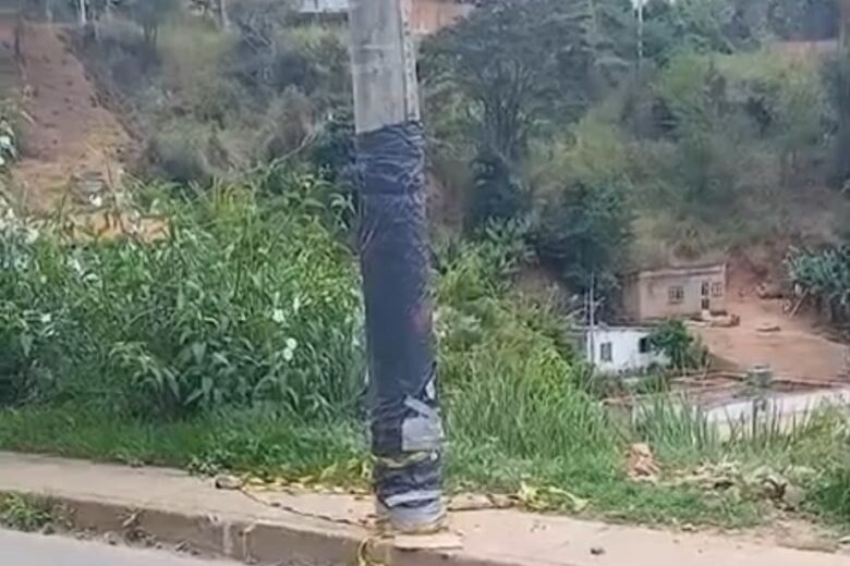 Itabira: Bombeiros eliminam abelhas em poste no bairro Pedreira