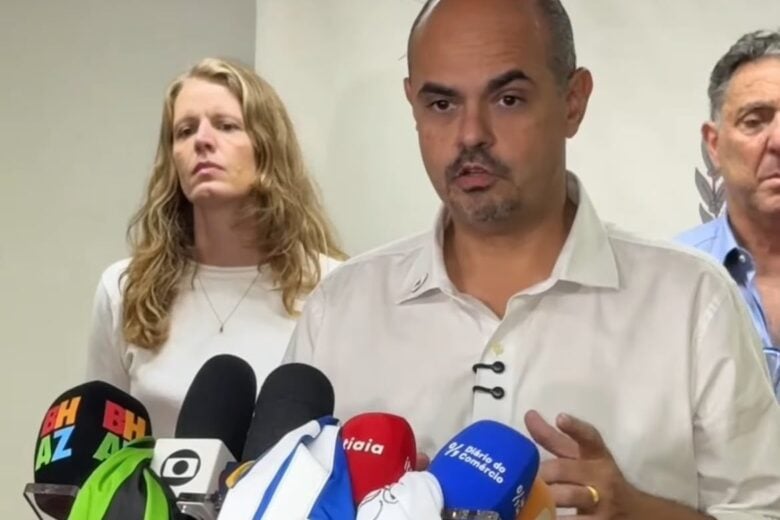 Governo de MG anuncia R$ 32 milhões a Cruzeiro, Atlético e América após veto de bets