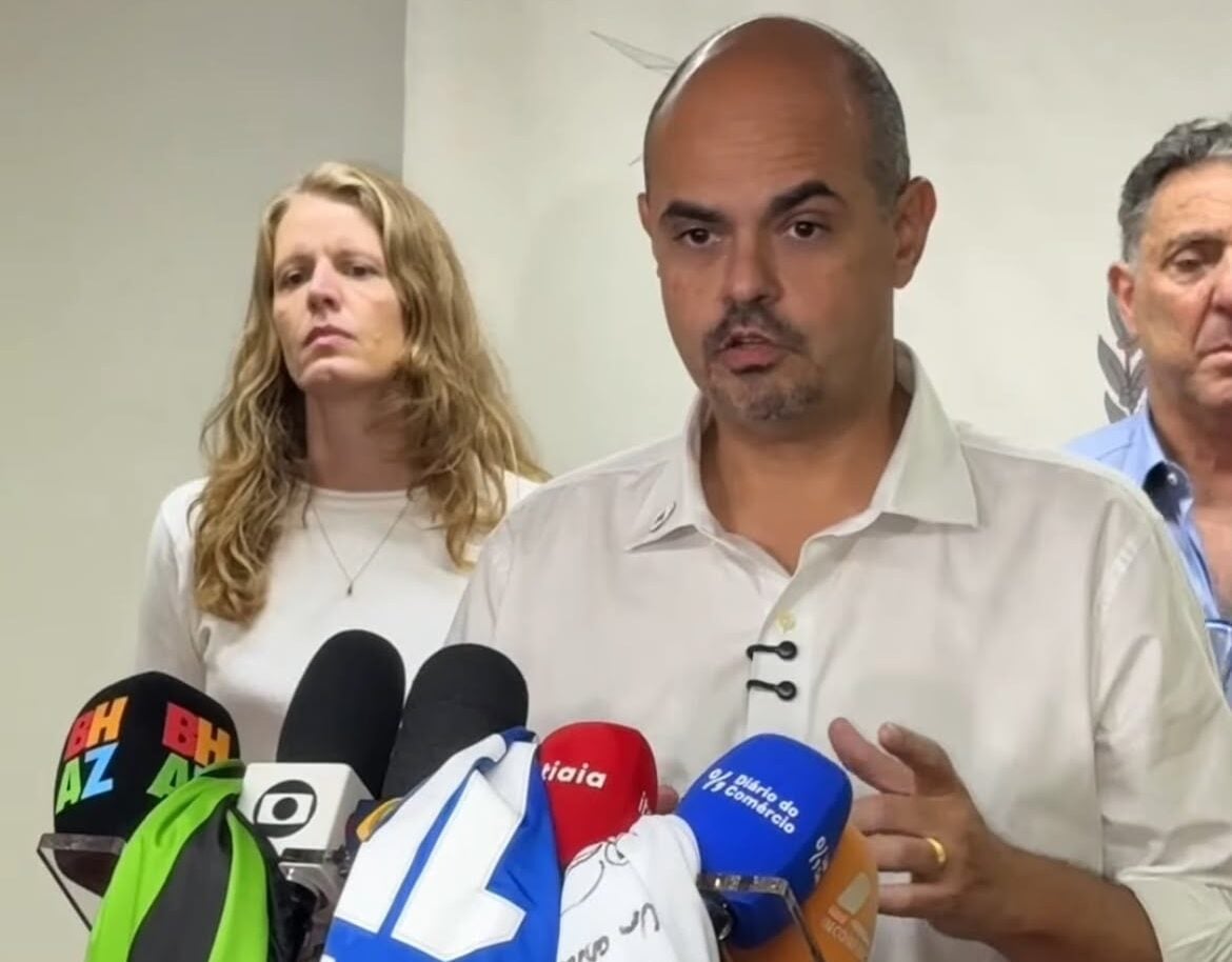 Governo de MG anuncia R$ 32 milhões a Cruzeiro, Atlético e América após veto de bets