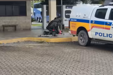 Esquadrão Antibombas do Bope é acionado após PM encontrar granadas em ônibus de viagem em Governador Valadares