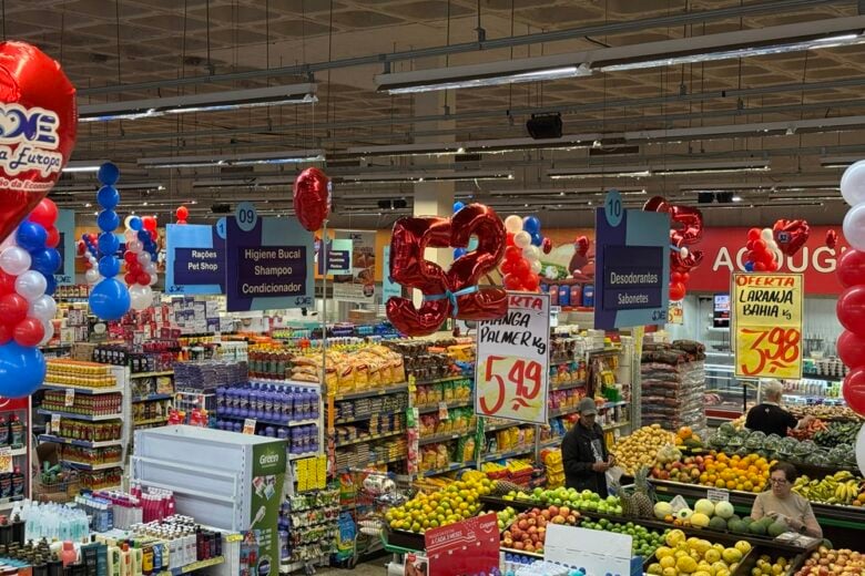 Supermercado Nova Europa comemora 52 anos com campanha que sorteia carro 0km e vales-compra; saiba como participar