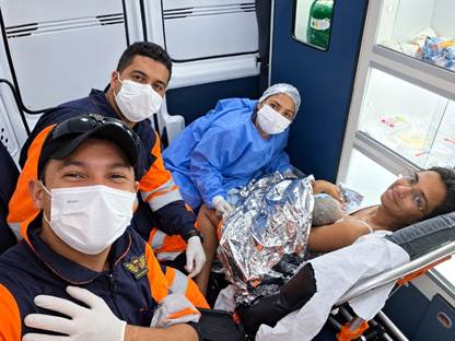 Mãe entra em trabalho de parto na BR-381 e dá à luz dentro de viatura de resgate