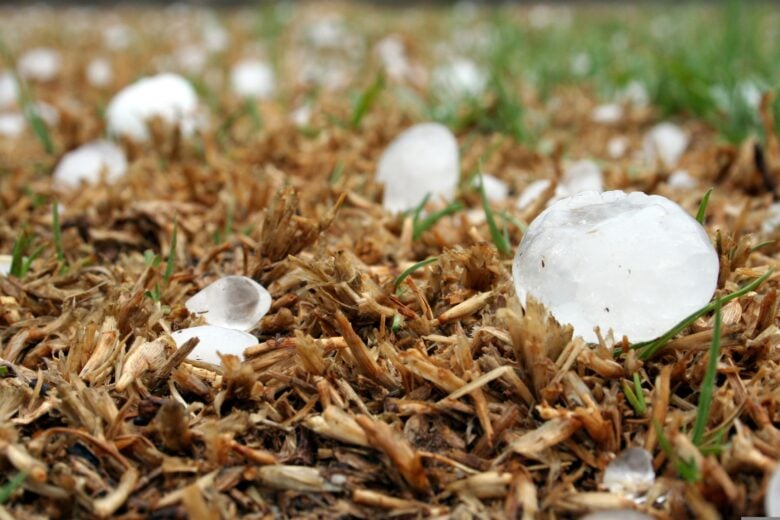 Itabira entra em lista de cidades com alerta para chuva de granizo neste fim de semana: confira a relação de municípios