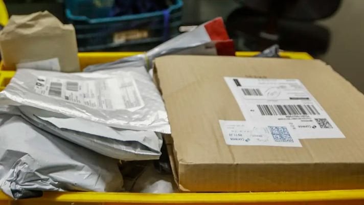 Consumidor compra celular de última geração, recebe caixa cheia de pedras e e-commerce é obrigado a indenizar