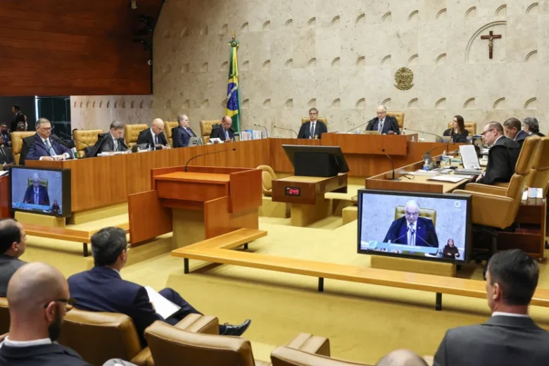 STF vetou entrada de jornalistas com celulares e computadores no plenário na terça-feira(15)