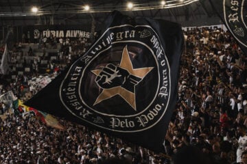 Atlético encara Athletico-PR em Curitiba de olho na aproximação do G4 do Brasileirão; Rádio Caraça FM transmite o jogo