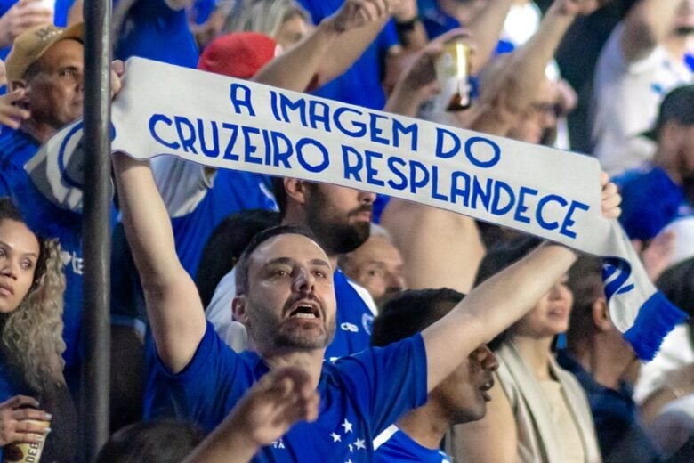 Cruzeiro enfrenta o Remo no Mineirão e pode assumir a terceira posição do Brasileirão; Rádio Caraça FM transmite o jogo