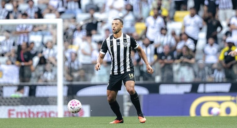 Atlético enfrenta o Coritiba neste sábado na Arena MRV pelo Brasileirão; Rádio Caraça FM transmite o jogo