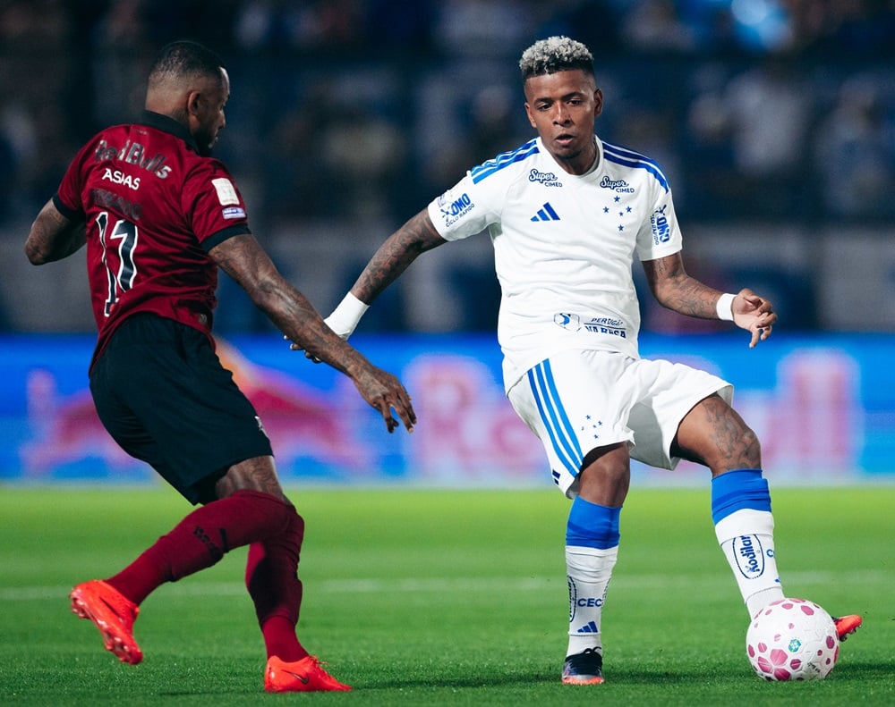 Red Bull Bragantino faz 3 gols em 30 minutos, segura reação do Cruzeiro e encerra jejum; assista aos melhores momentos
