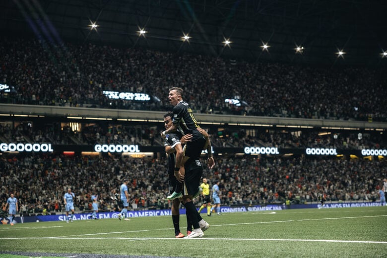 Atlético decide vaga na final da Sul-Americana nesta quarta-feira; Rádio Caraça FM transmite o jogo