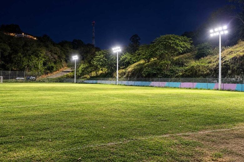 Prefeitura de Itabira entrega iluminação do campo do IVIPA nesta quinta-feira, no bairro Penha