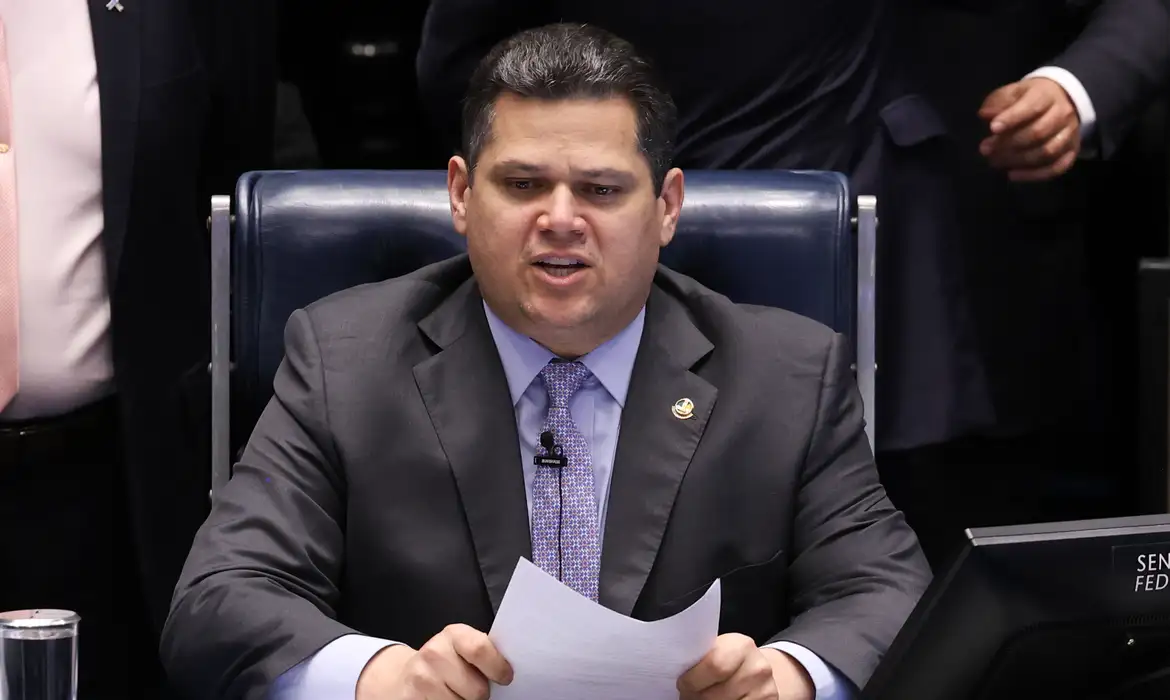 Senador cobra Zanin por CPI do Master e vê omissão abusiva de Acolumbre