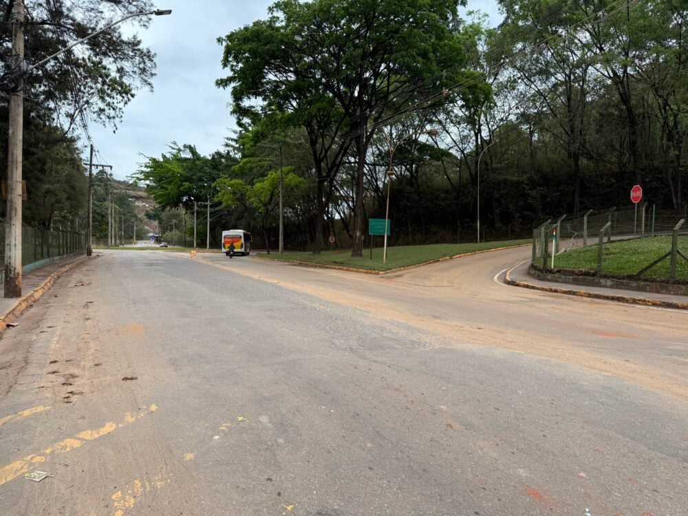 Obras do Projeto Rio Tanque avançam na MG-462 com intervenções noturnas até o fim de outubro