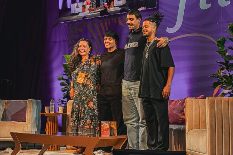 Mesa do Flitabira debate poesia para além dos livros e valoriza cultura urbana