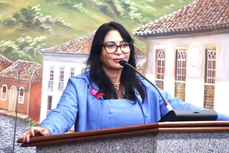 Dulce Citi retorna à Câmara e sinaliza abertura ao diálogo sobre presidência da Casa