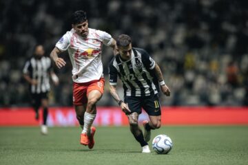 Pelo Brasileirão, Atlético recebe Bragantino na Arena MRV neste sábado; Rádio Caraça transmite a partida