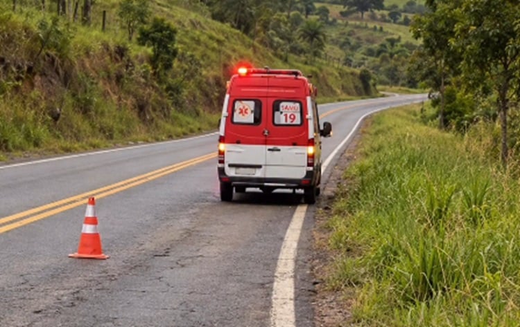 Acidente deixa cinco pessoas feridas na MGC-120, em Santa Maria de Itabira