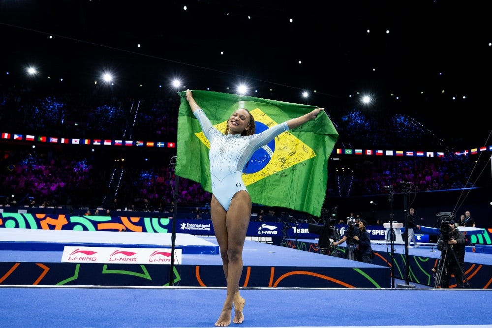 Rebeca Andrade conquista o tri no Mundial de Ginástica na Holanda