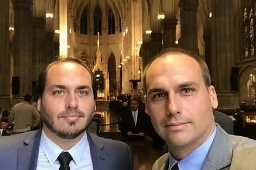 Irmãos Bolsonaro usam cancelamento de debate da Globo para criticar STF e Lula nas redes