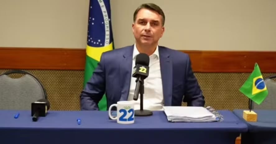 Flávio Bolsonaro diz que Lula usa “amigos no Judiciário” para impor censura a debate da Globo