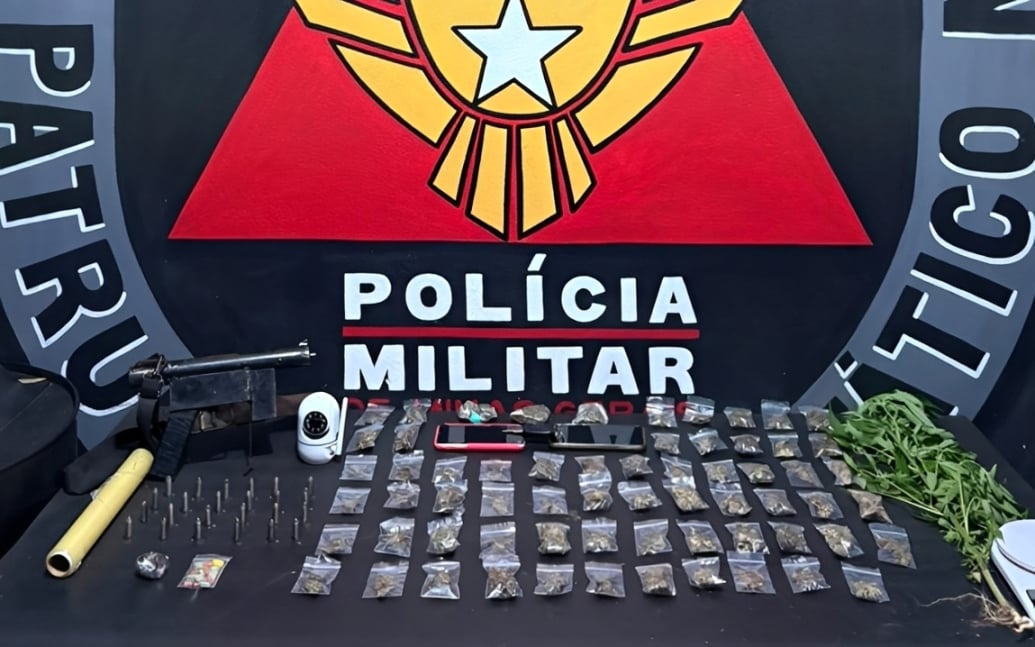 Polícia apreende submetralhadora artesanal, drogas e ecstasy em imóvel em Ouro Preto