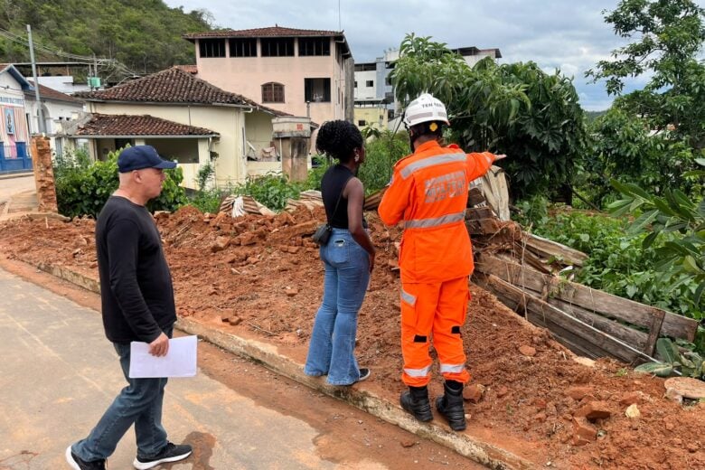 Parte de edificação tombada pelo patrimônio histórico desaba após fortes chuvas em Alvinópolis